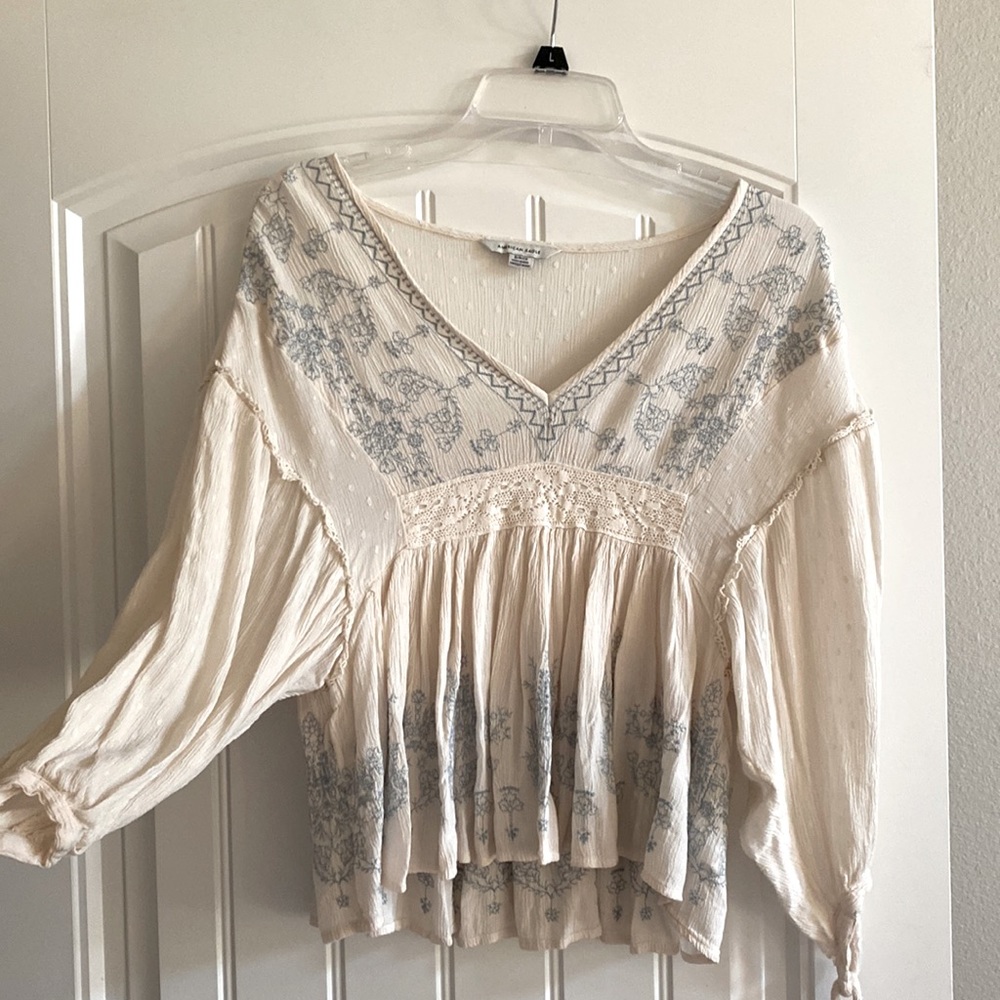 American Eagle blue flowered top